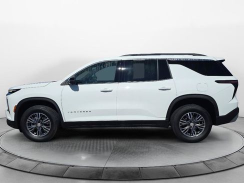 Used 2026 Chevrolet Traverse LT w/ Driver Confidence Package AWD/4WD image 2