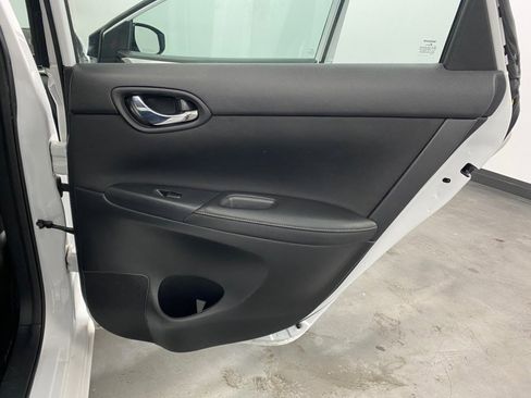 Used 2016 Nissan Sentra S image 40