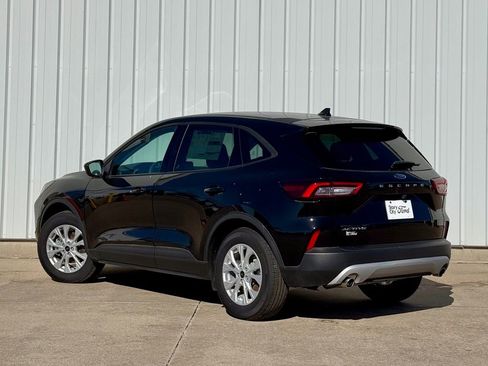 Certified 2025 Ford Escape Active w/ Cold Weather Package image 3