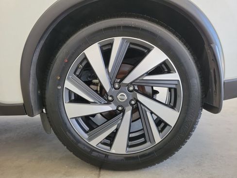 Used 2018 Nissan Murano Platinum image 11