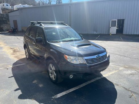 Used 2010 Subaru Forester 2.5XT Limited image 6