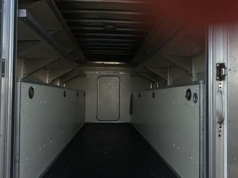 Used 2016 Chevrolet Express 3500 RWD image 10