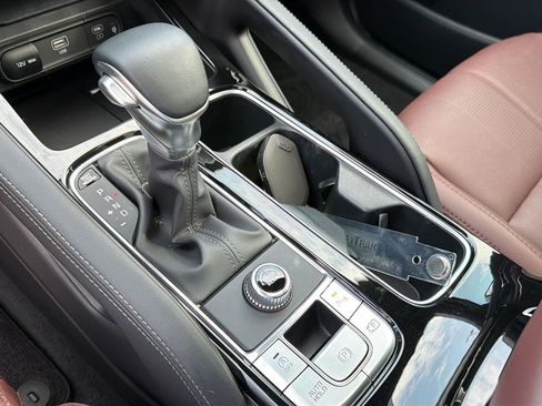 Used 2024 Kia Telluride SX w/ Towing Package FWD image 30