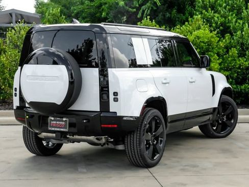 New 2026 Land Rover Defender 110 X-Dynamic SE AWD/4WD image 10