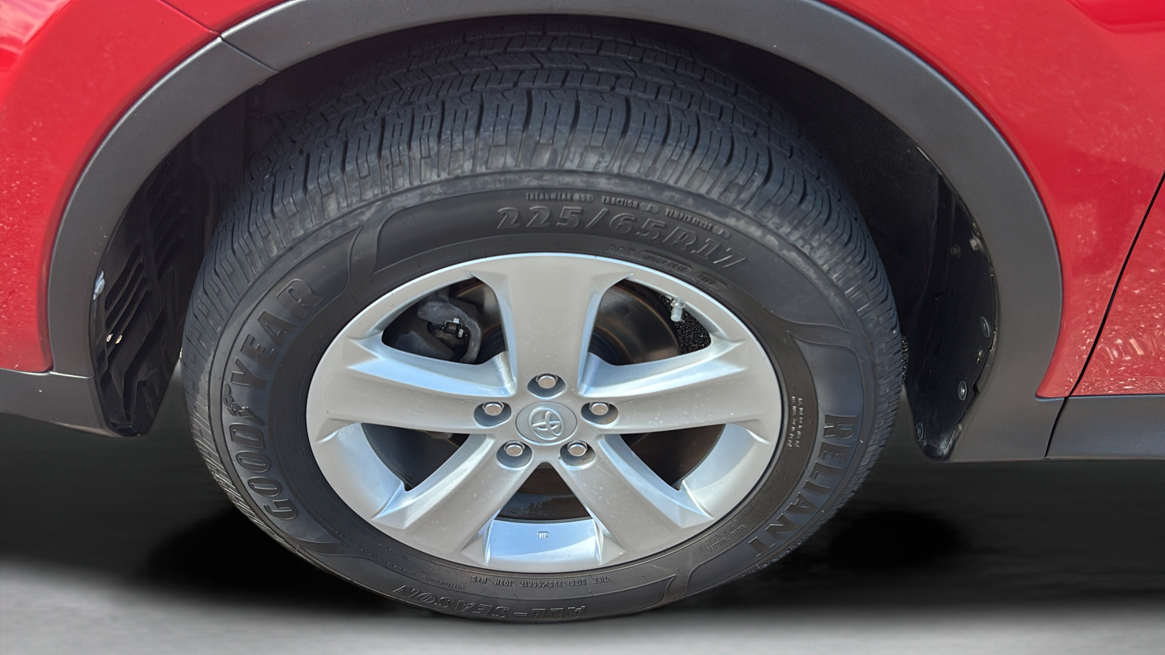 Used 2013 Toyota RAV4 XLE FWD image 18