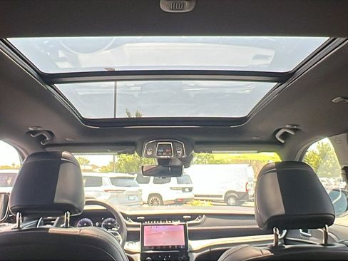 New 2025 Jeep Grand Cherokee L Limited w/ Luxury Tech Group II image 22