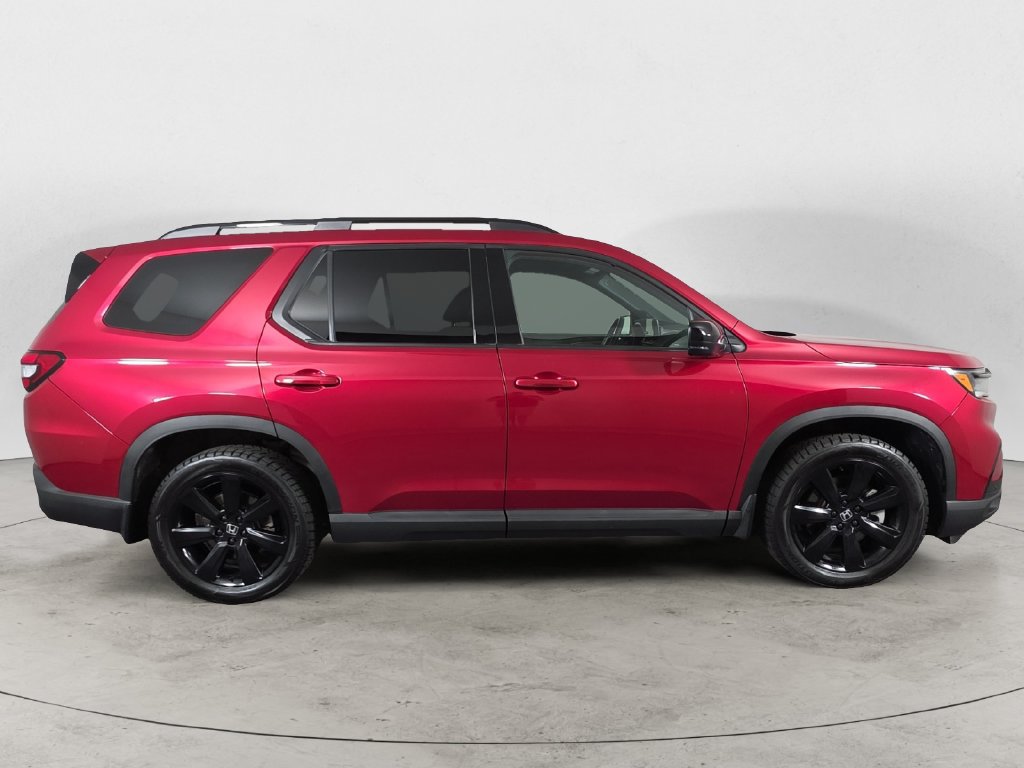 Used 2025 Honda Pilot Black Edition image 4