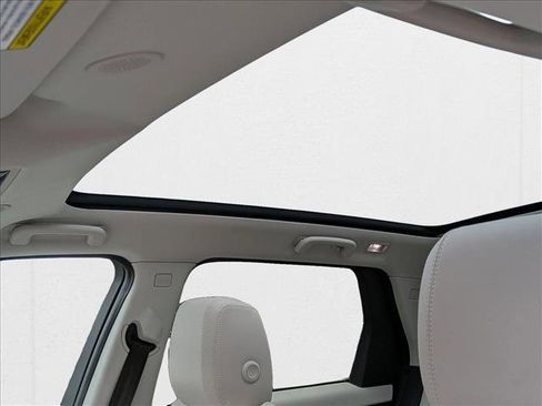 New 2025 Land Rover Discovery Sport S image 15