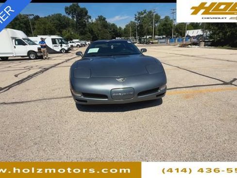 Used 2003 Chevrolet Corvette Coupe w/ Preferred Equipment Group RWD image 3