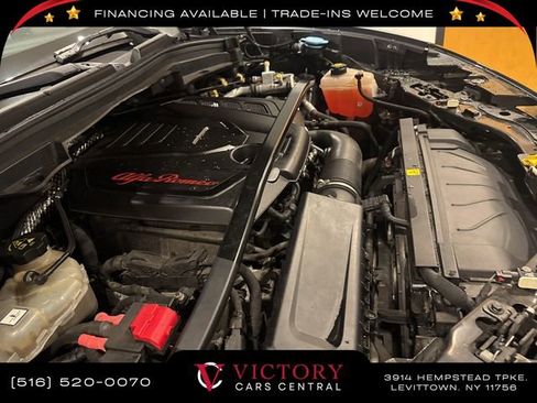 Used 2018 Alfa Romeo Stelvio AWD image 33