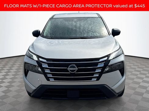 Used 2024 Nissan Rogue S FWD image 2