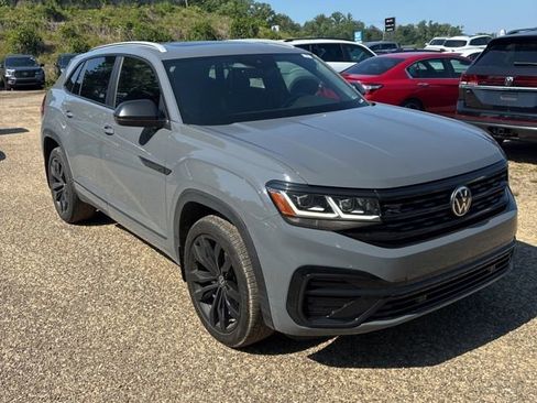 Used 2021 Volkswagen Atlas Cross Sport SEL R-Line AWD/4WD image 2