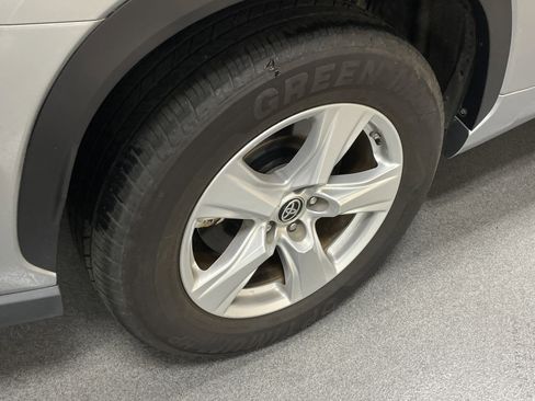 Used 2023 Toyota Highlander LE image 7