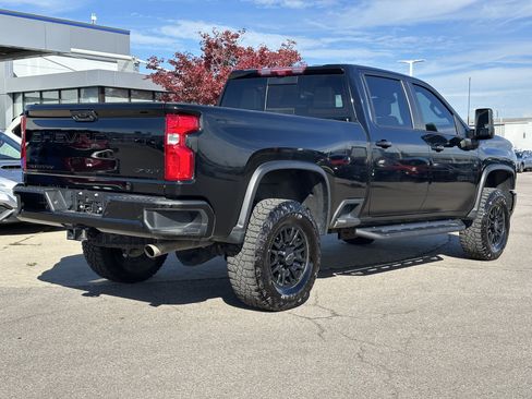 Used 2024 Chevrolet Silverado 2500 ZR2 w/ Technology Package image 7