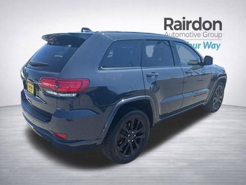 Used 2018 Jeep Grand Cherokee Altitude AWD/4WD image 7