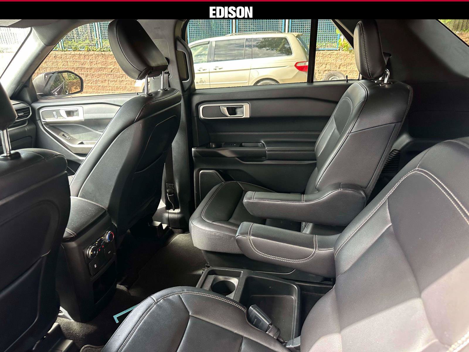 Used 2020 Ford Explorer XLT w/ Equipment Group 202A AWD/4WD image 9