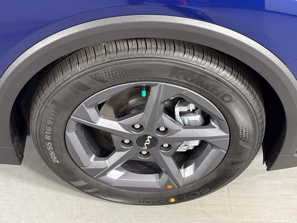 New 2026 Kia K4 FWD image 11