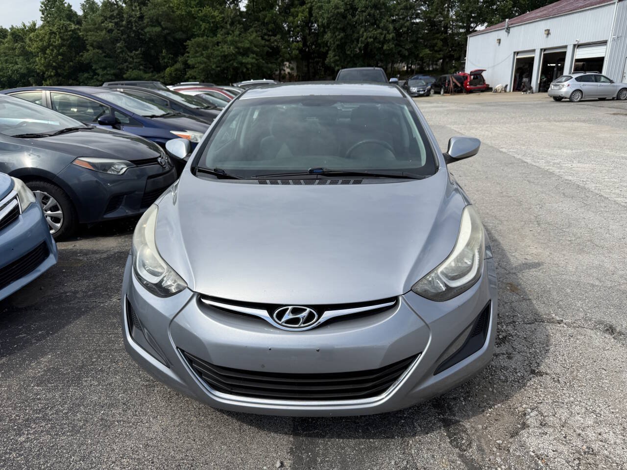 Used 2015 Hyundai Elantra SE FWD image 4