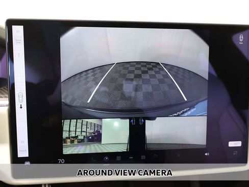 Used 2021 Tesla Model S Plaid image 7