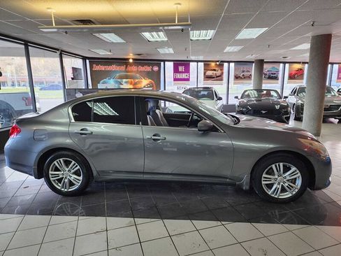 Used 2011 INFINITI G25 x w/ Moonroof Pkg image 5