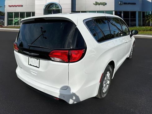 New 2026 Chrysler Voyager LX image 9