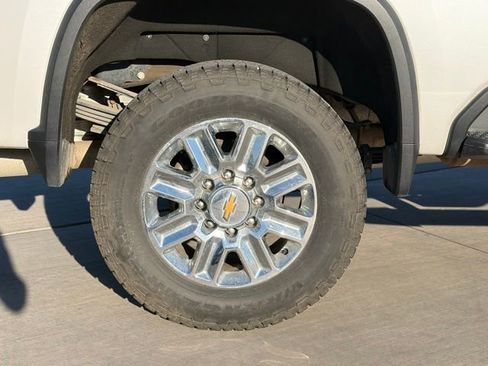 Used 2024 Chevrolet Silverado 3500 High Country w/ High Country Premium Package image 9