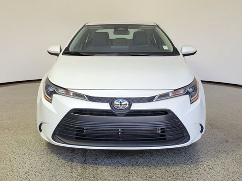 Used 2025 Toyota Corolla LE FWD image 3