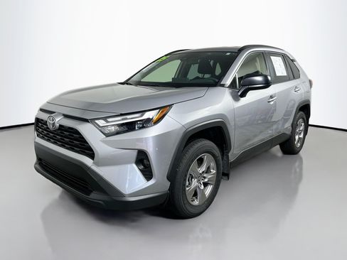 Used 2025 Toyota RAV4 LE AWD/4WD image 10