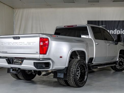 Used 2023 Chevrolet Silverado 3500 LT w/ Convenience Package image 9