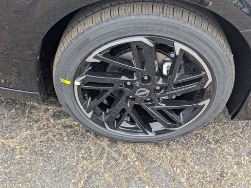 New 2026 Nissan Sentra SR w/ SR Premium Package FWD image 35