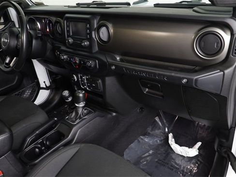 Used 2019 Jeep Wrangler Unlimited Sport S image 21