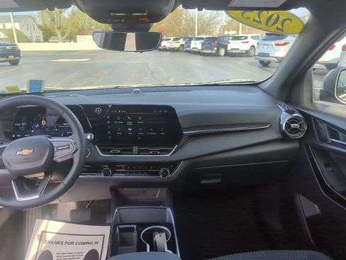 Certified 2025 Chevrolet Equinox LT w/ Safety and Technology Package AWD/4WD image 28