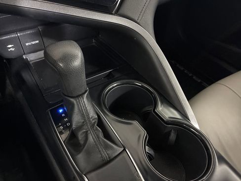 Used 2019 Toyota Camry LE image 16