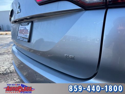 Used 2024 Mitsubishi Outlander SE Black Edition image 13