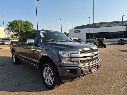 Used 2018 Ford F150 Platinum w/ Equipment Group 701A Luxury AWD/4WD image 3
