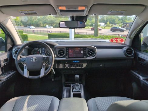 Used 2022 Toyota Tacoma SR5 w/ Technology Package AWD/4WD image 26