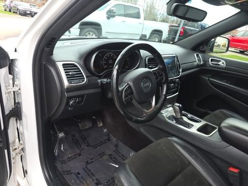 Used 2019 Jeep Grand Cherokee Altitude image 21