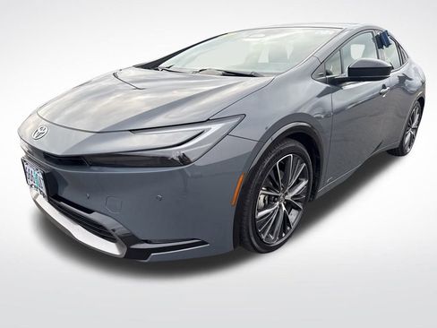 Used 2024 Toyota Prius Limited image 3