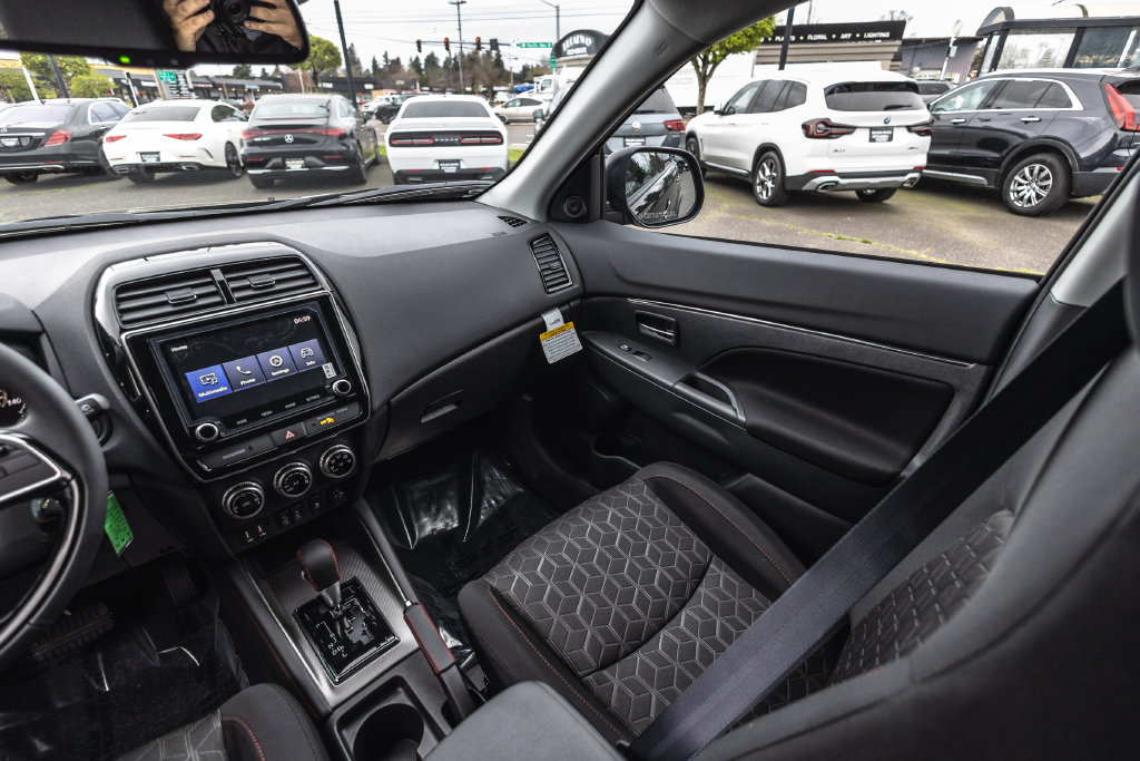 New 2026 Mitsubishi Outlander Sport LE AWD/4WD image 29