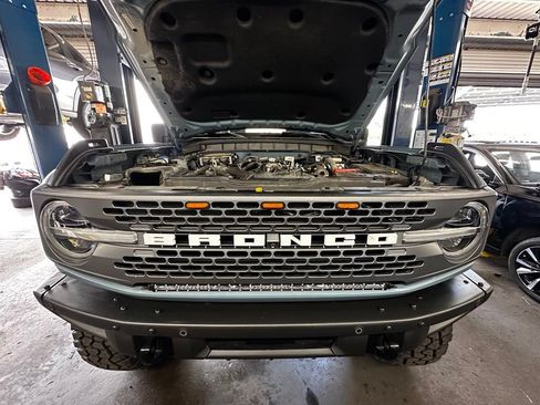 Used 2021 Ford Bronco Badlands AWD/4WD image 2