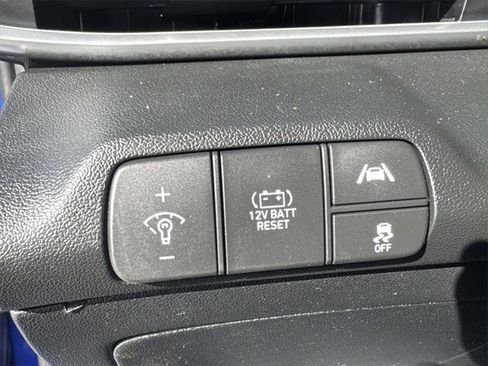 Used 2022 Hyundai Elantra Limited image 21