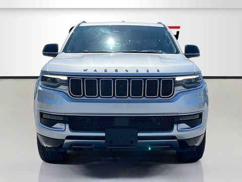 Used 2024 Jeep Wagoneer Series III w/ Premium Group I AWD/4WD image 2