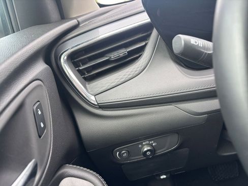 Used 2025 Buick Encore GX Preferred FWD image 33