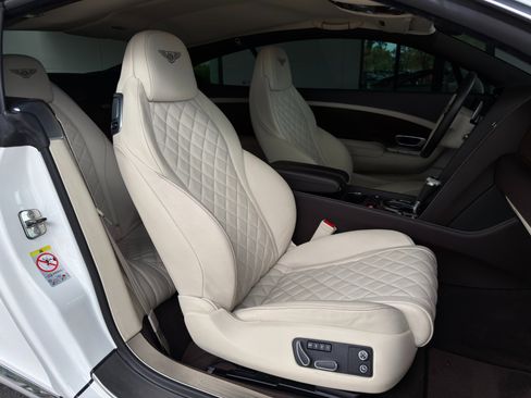 Used 2016 Bentley Continental GT image 22