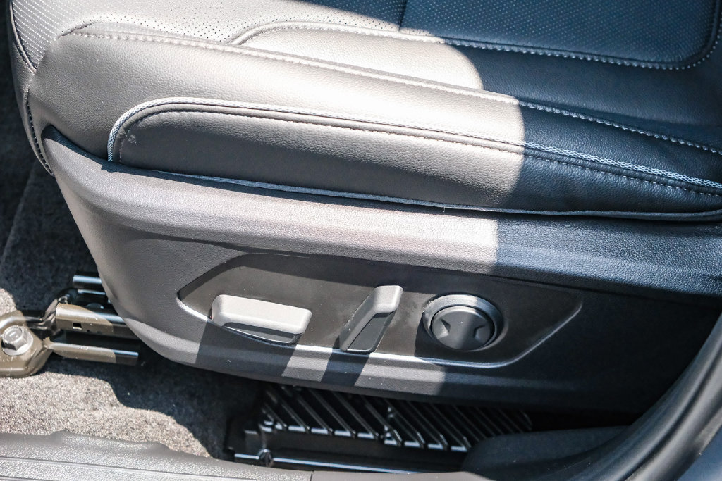 New 2025 Hyundai Tucson Limited FWD image 23