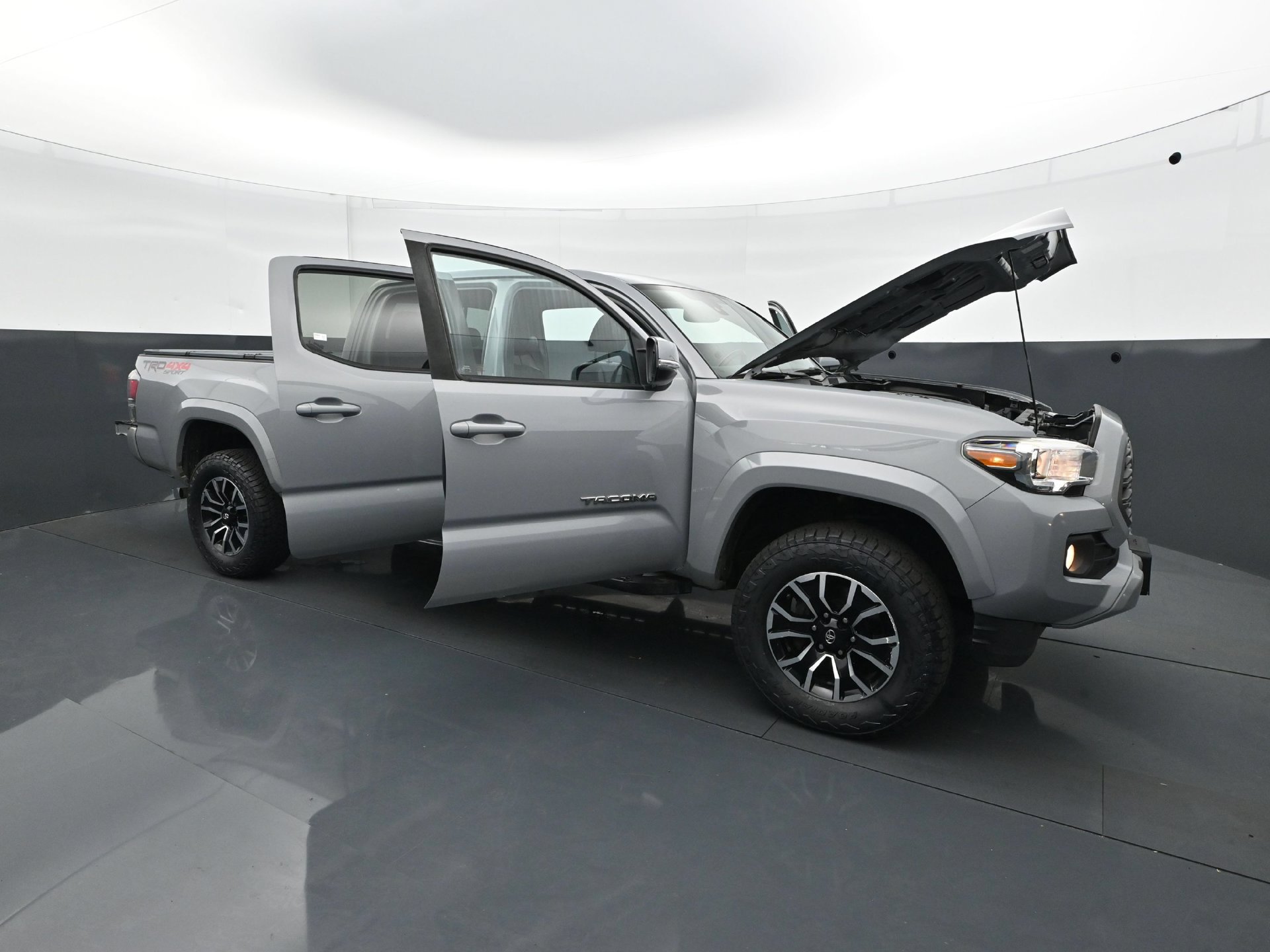 Used 2020 Toyota Tacoma TRD Sport AWD/4WD image 37