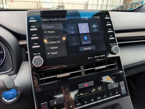 Used 2022 Toyota Avalon XLE image 24