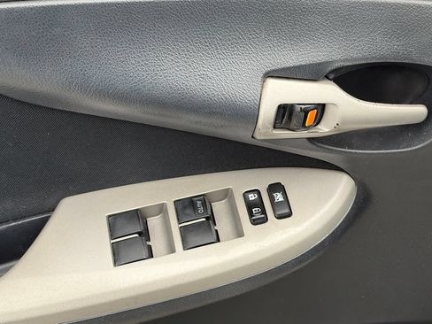 Used 2013 Toyota Corolla S FWD image 5
