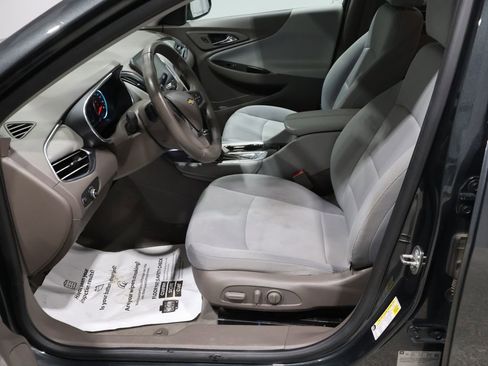 Used 2017 Chevrolet Malibu LT image 10