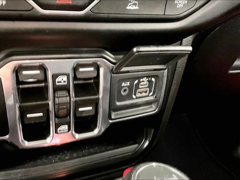 Used 2022 Jeep Wrangler Unlimited Sport AWD/4WD image 15